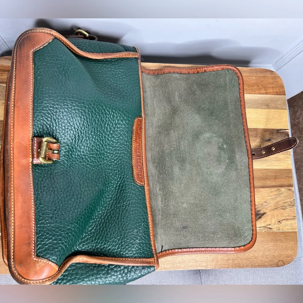 Vintage Green Dooney & Bourke Surrey Crossbody Messenger bag - Picture 9 of 10